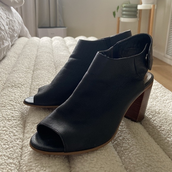 Steve Madden Nonstop Miles SIZE 7.5 Women’s - Picture 5 of 7